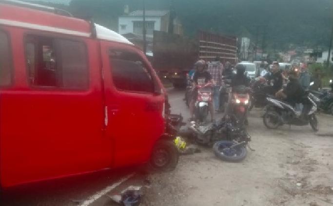 Motor Vs Minibus, Kakak Beradik Tewas di Tempat