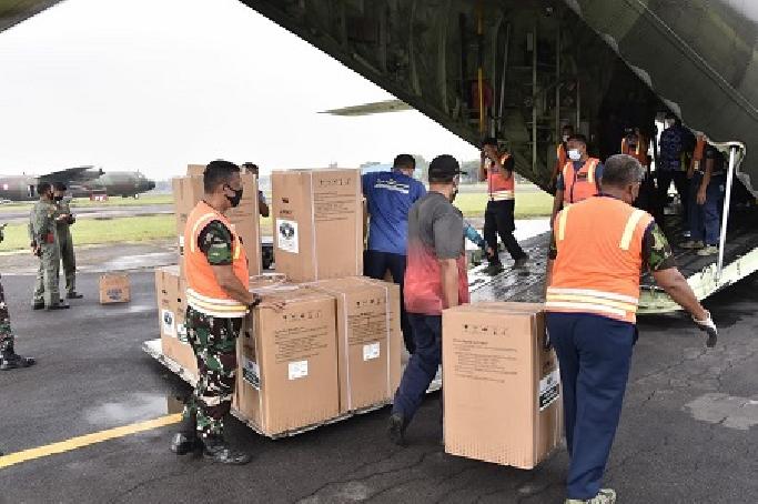 Panglima TNI Perintahkan TNI AU Kerahkan Hercules Kirim Alkes ke Wilayah Sumatera