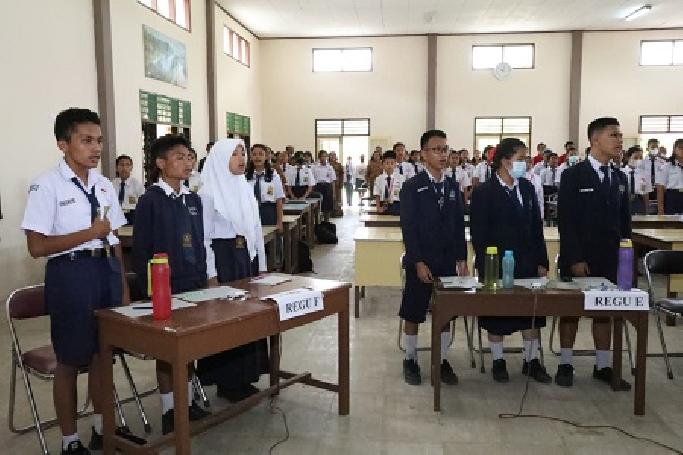 Bupati Taput Resmi Buka Cerdas Cermat Tingkat SMP Se- Kabupaten