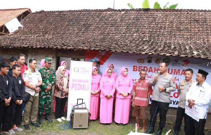 Hari Bhayangkara ke-79, Polres Blora Bedah Rumah Warga