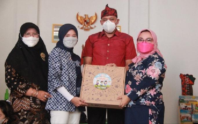Wakil Walikota Bekasi Serahkan Magic Box Secara Simbolis