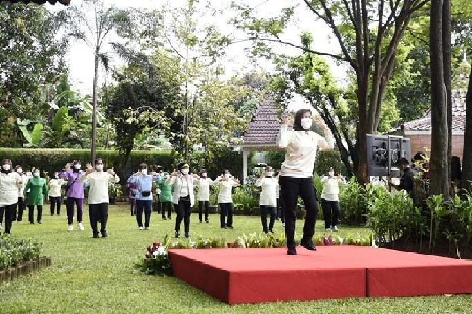 Lomba Senam New Normal di HUT Ke-57 Dharma Pertiwi