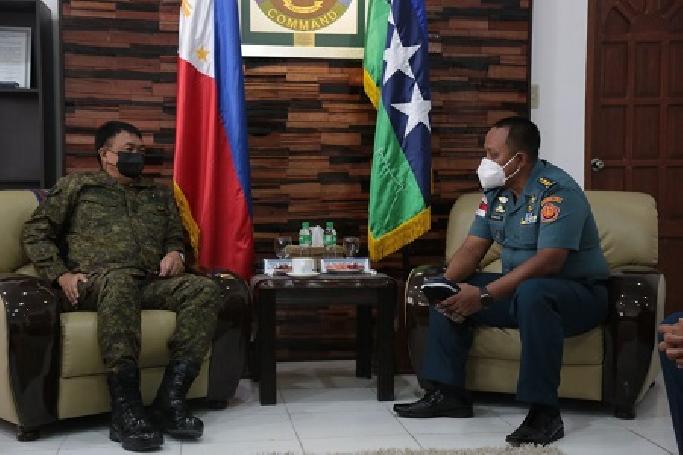 Personel ILO TNI Terima Tanda Kehormatan dari Philipina