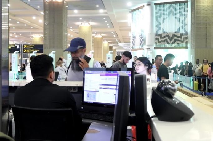 Diduga Salahgunakan Visa Bisnis, WNA Lithuania Pengelola ‘The Bali Dream’ Dideportasi