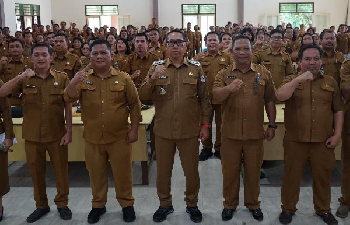 Bupati Taput Tekankan Pendidikan Karakter Ditengah Gempuran AI