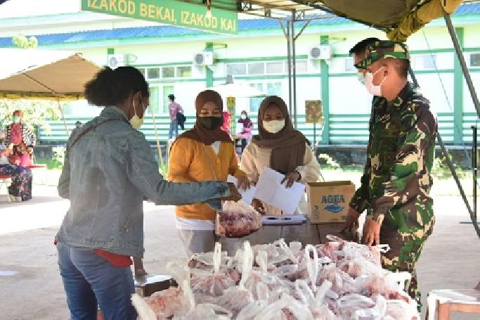 Dukung Peserta Vaksin Covid-19 Danrem 174 Merauke Siapkan 12 Ekor Sapi