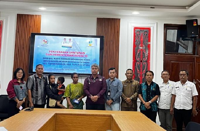 Pemkab Taput Serahkan Santunan untuk Korban Kebakaran di Desa Hutatinggi