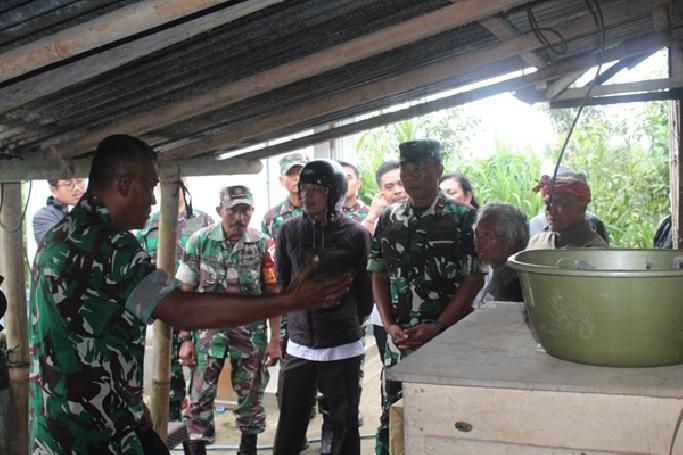 Danrem 163/Wira Satya Tinjau Lokasi RTLH di Desa Belancan