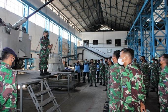 Satkor Koarmada II Asah Prajurit Tentang Prosedur Missfire Meriam KRI