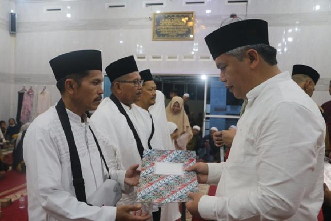 Pemkab Taput Lepas 7 Calon Haji Kloter Pertama 2026, Tekankan Kesehatan Jamaah