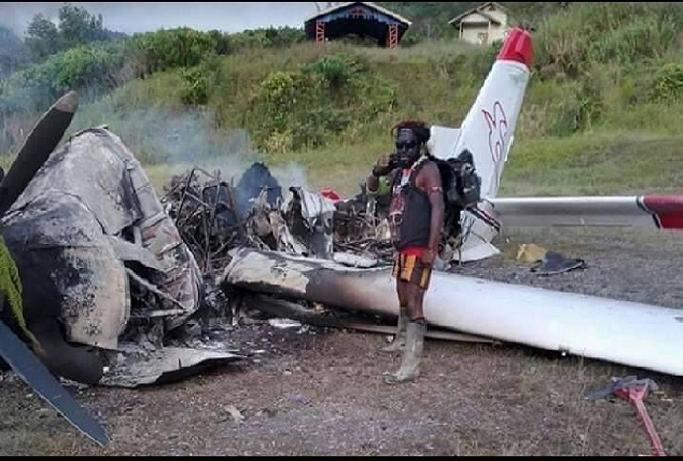 Efek Pembakaran Pesawat Oleh OPM, Maskapai Keluarkan Larangan Terbang