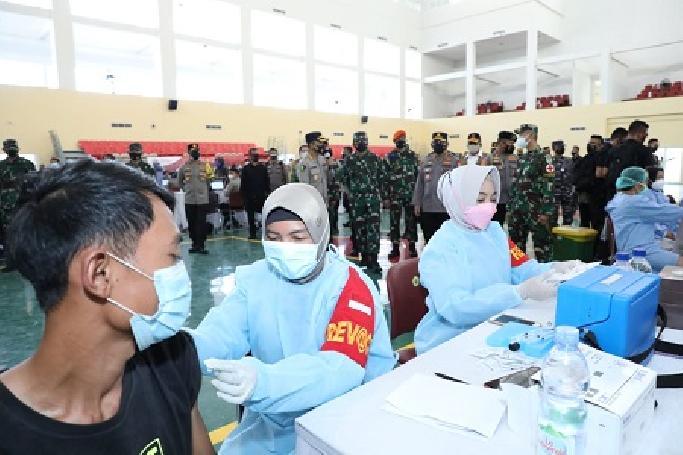 Percepat Vaksinasi di Banten, TNI-Polri Bantu Tenaga Kesehatan