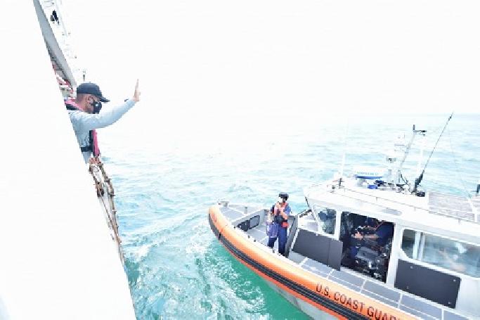 KN. Pulau Dana – 323 Bakamla RI Passing Exercise Bersama USCGC Munro – 755